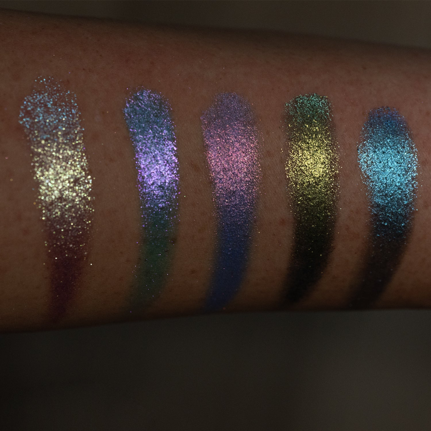 Paleta farduri-pigmenti presati Luxury Glam Palette 03
