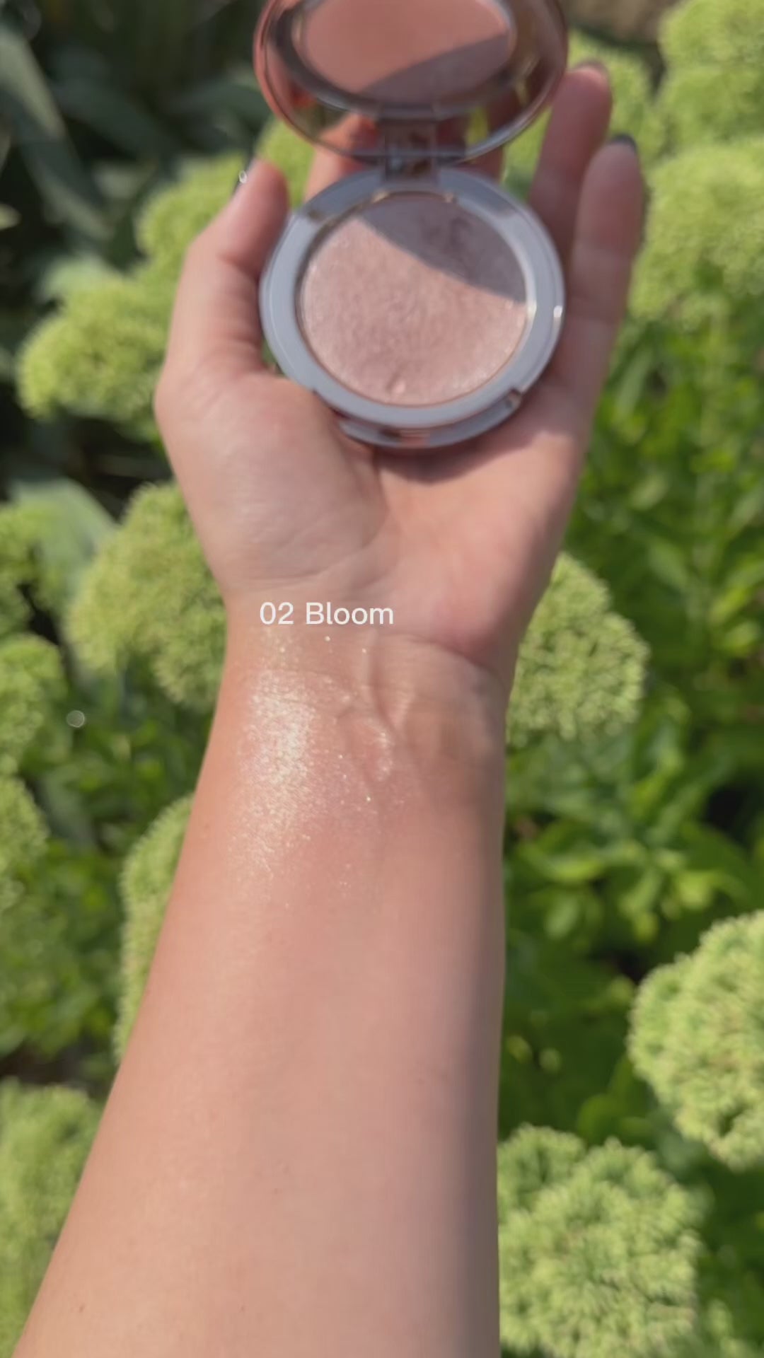 Iluminator pudra GlowCrush-02 Bloom