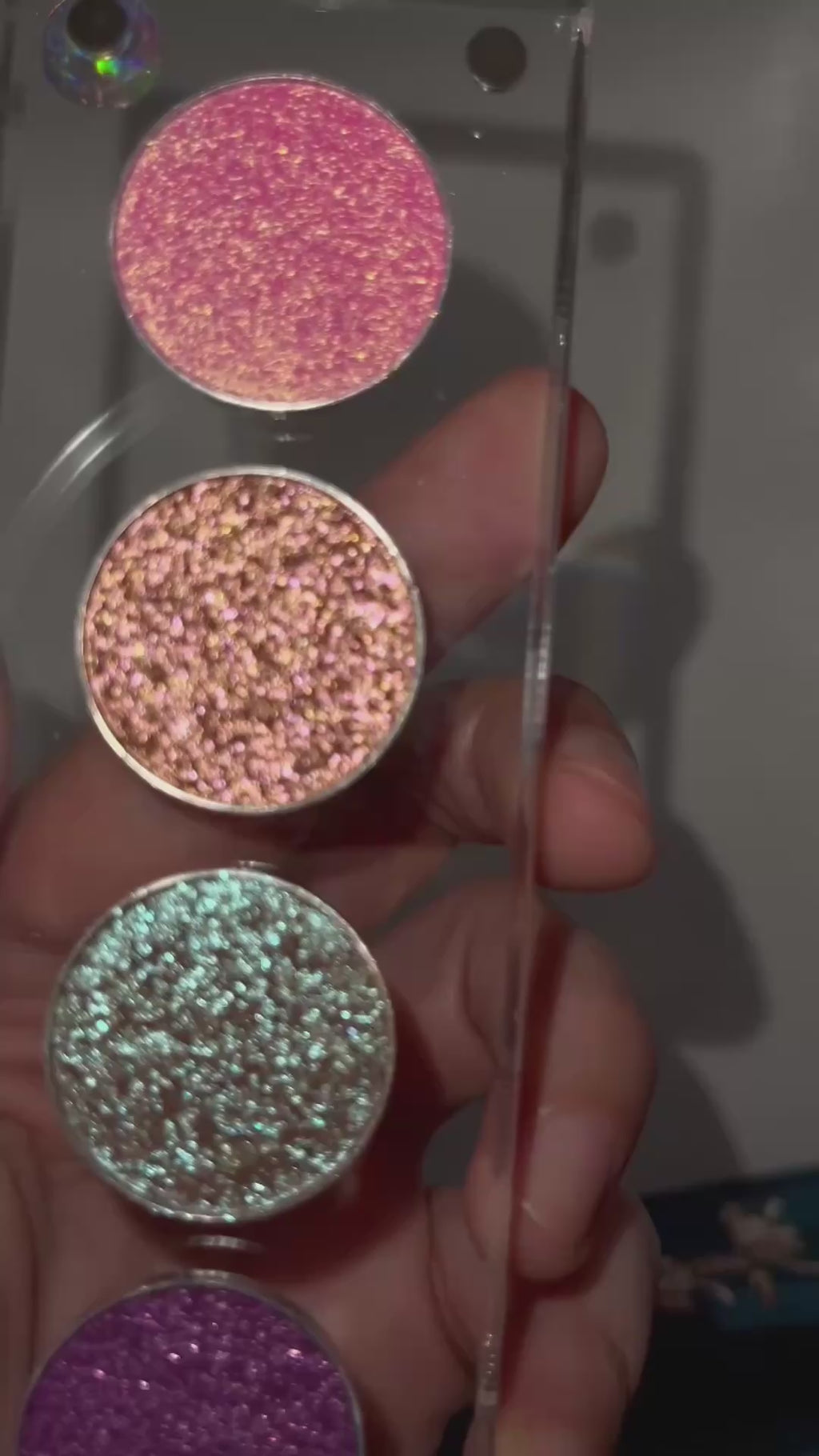 Paleta farduri-pigmenti presati Luxury Glam Palette 04